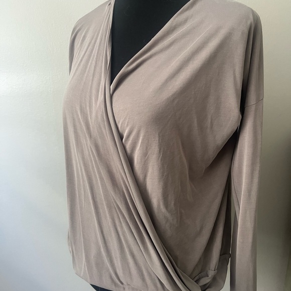 ⭐️ $5 Bundled w/ Any Item⭐️ - Picture 3 of 3